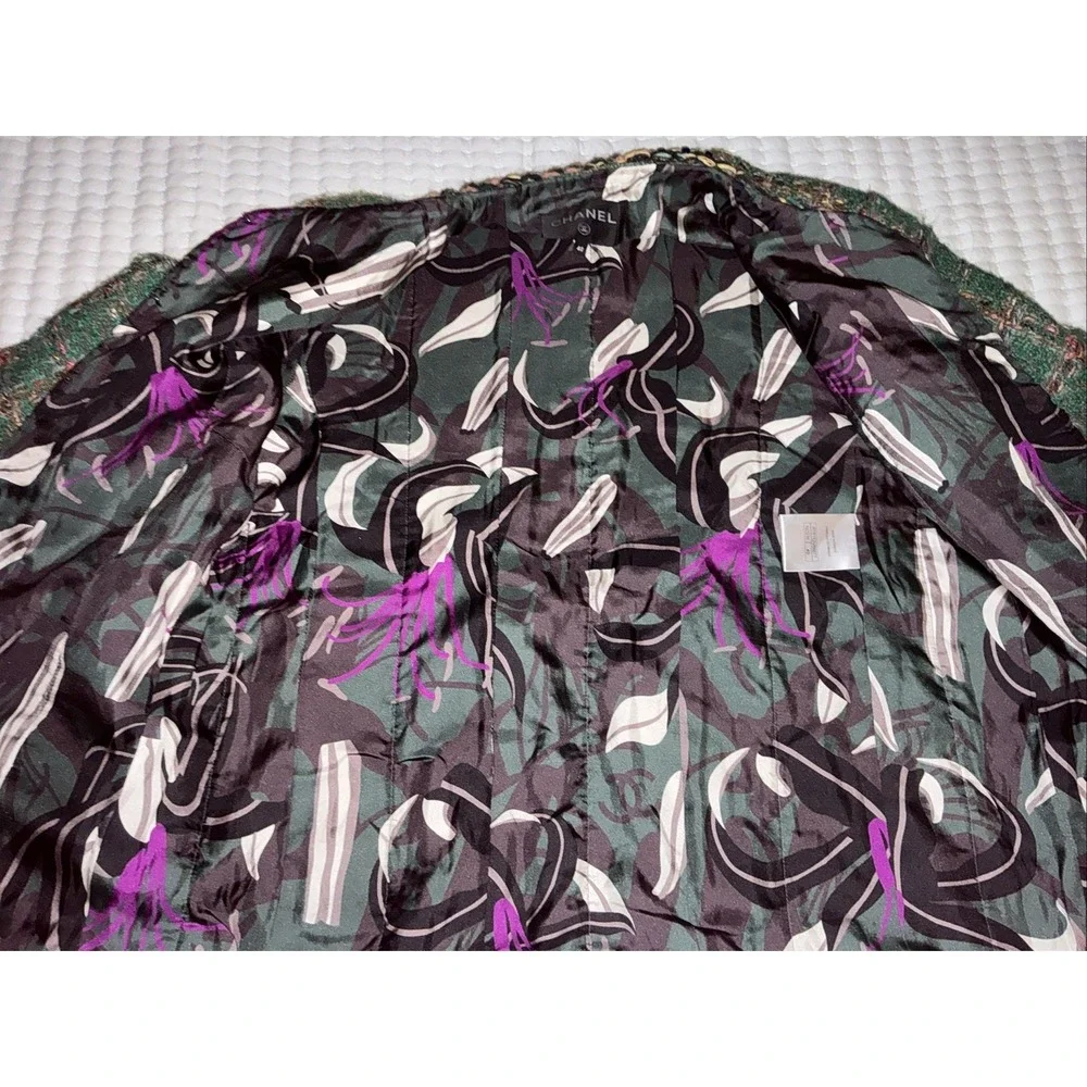 Chanel‎ Woman's Tweed Jacket Size 40 - Picture 9 of 15